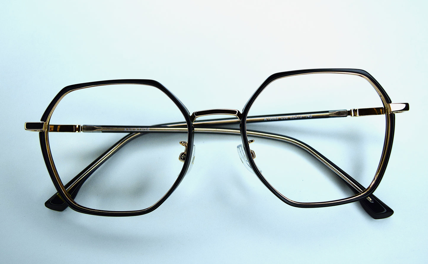 Ocnik Elegant Geometric Metal Eyeglass Frame for Women